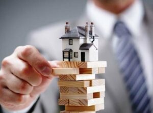 Read more about the article Oι πλειστηριασμοί να έχουν παγώσει αλλά οι κατασχέσεις συνεχίζονται